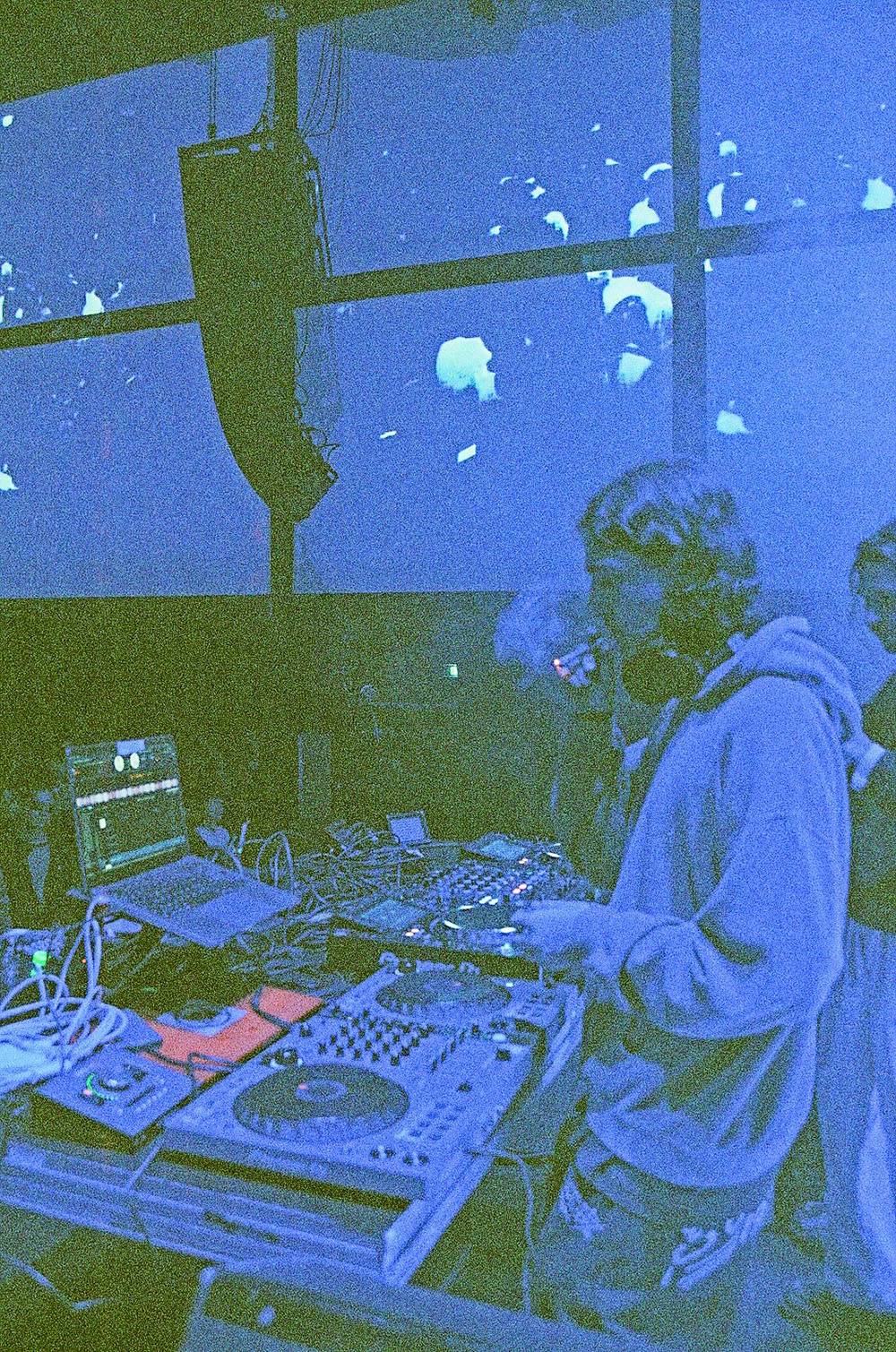 photo of artist band notinbed